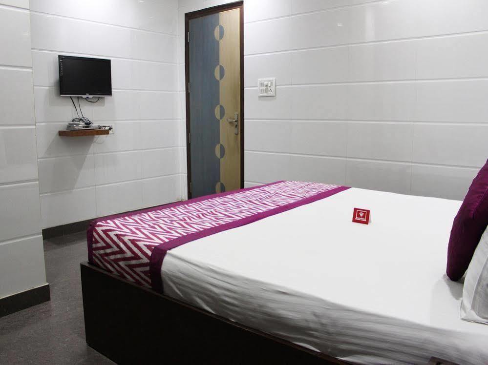 Oyo 2705 Hotel Preet Palace New Delhi Ngoại thất bức ảnh