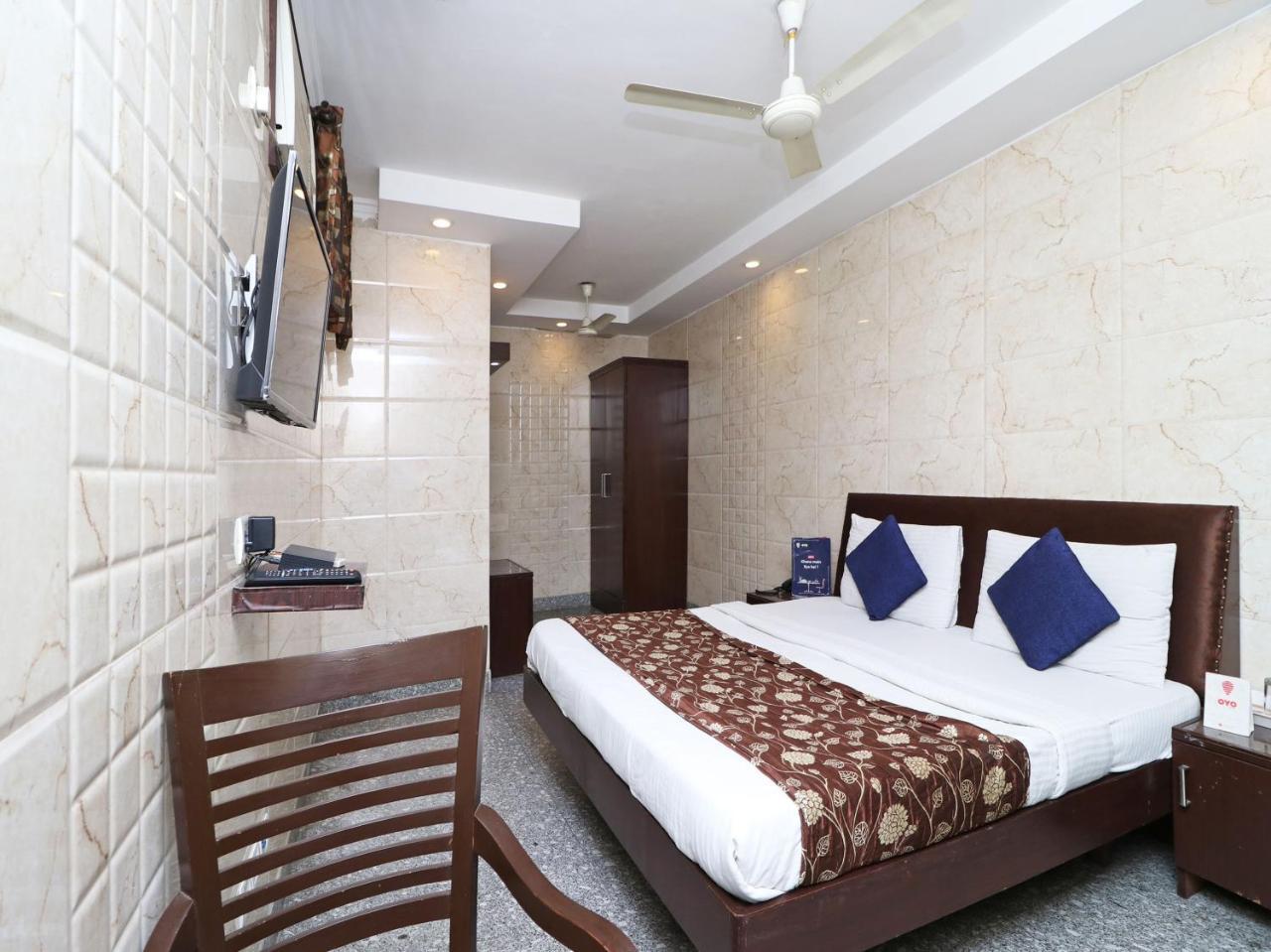 Oyo 2705 Hotel Preet Palace New Delhi Ngoại thất bức ảnh