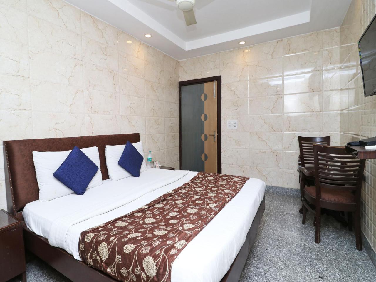 Oyo 2705 Hotel Preet Palace New Delhi Ngoại thất bức ảnh