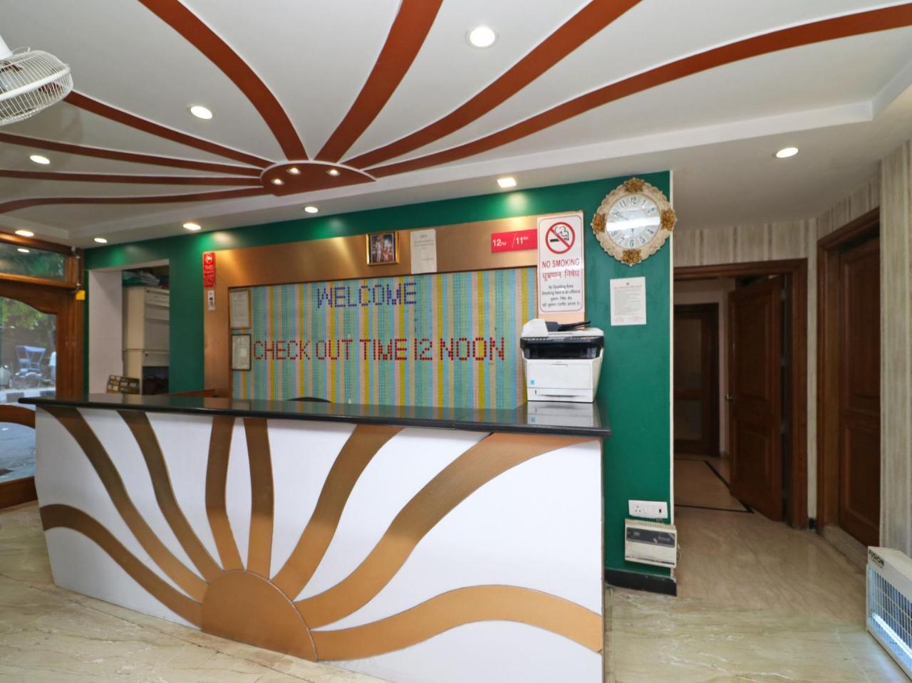 Oyo 2705 Hotel Preet Palace New Delhi Ngoại thất bức ảnh