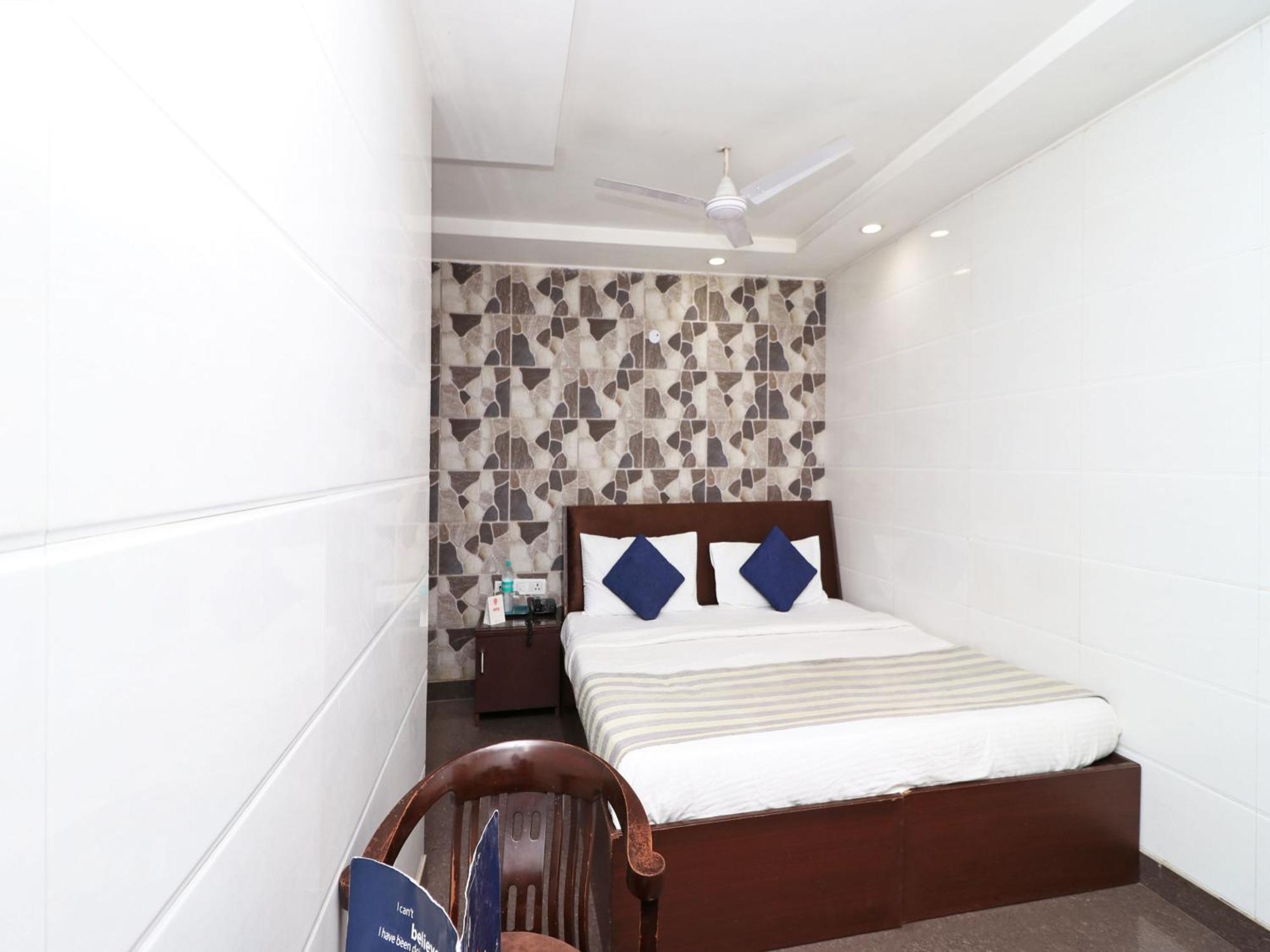 Oyo 2705 Hotel Preet Palace New Delhi Ngoại thất bức ảnh