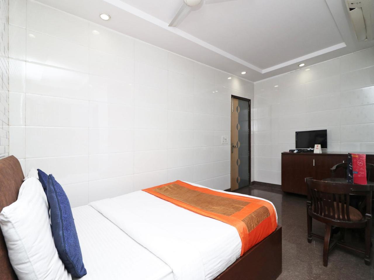 Oyo 2705 Hotel Preet Palace New Delhi Ngoại thất bức ảnh