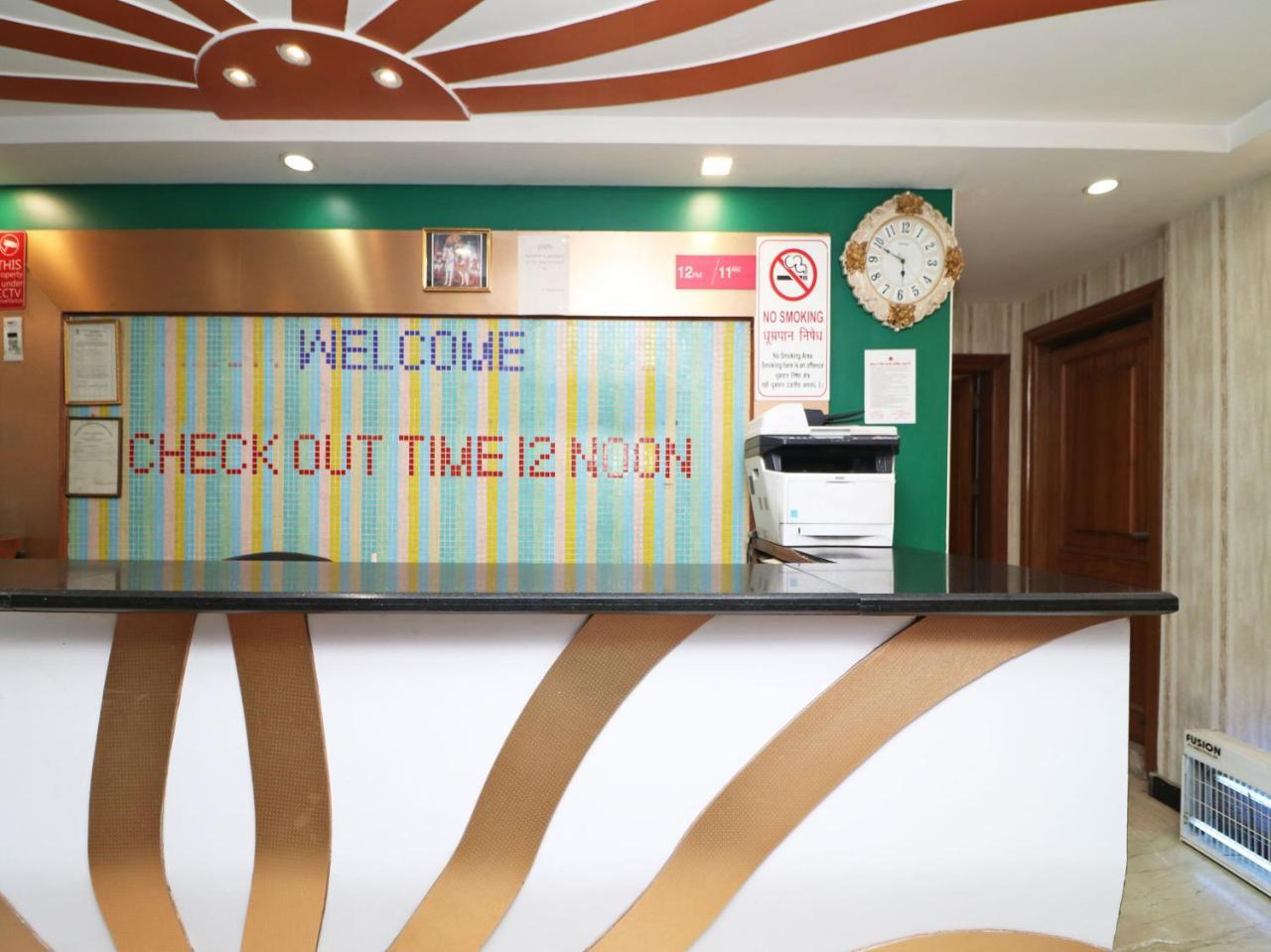 Oyo 2705 Hotel Preet Palace New Delhi Ngoại thất bức ảnh
