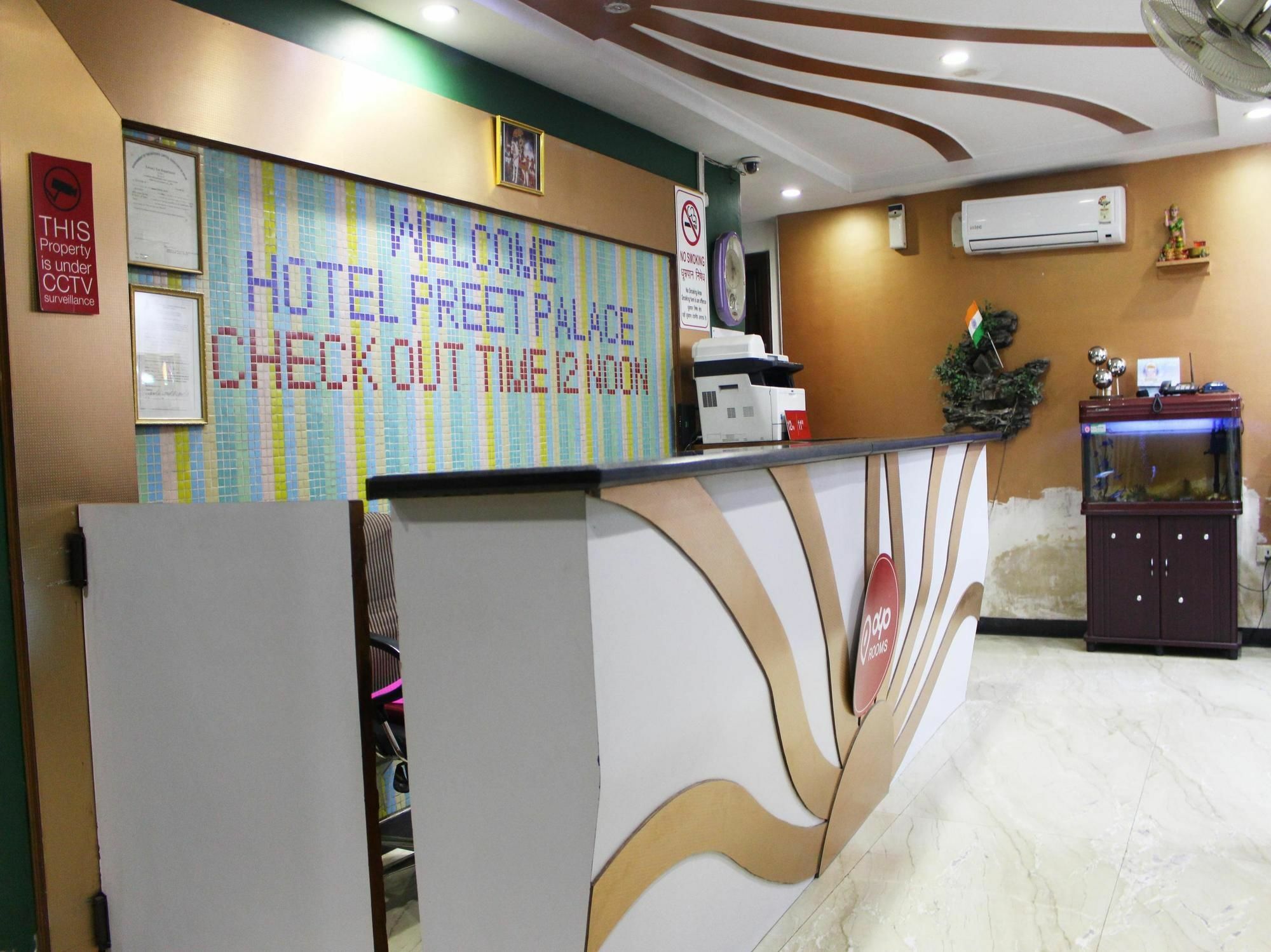 Oyo 2705 Hotel Preet Palace New Delhi Ngoại thất bức ảnh